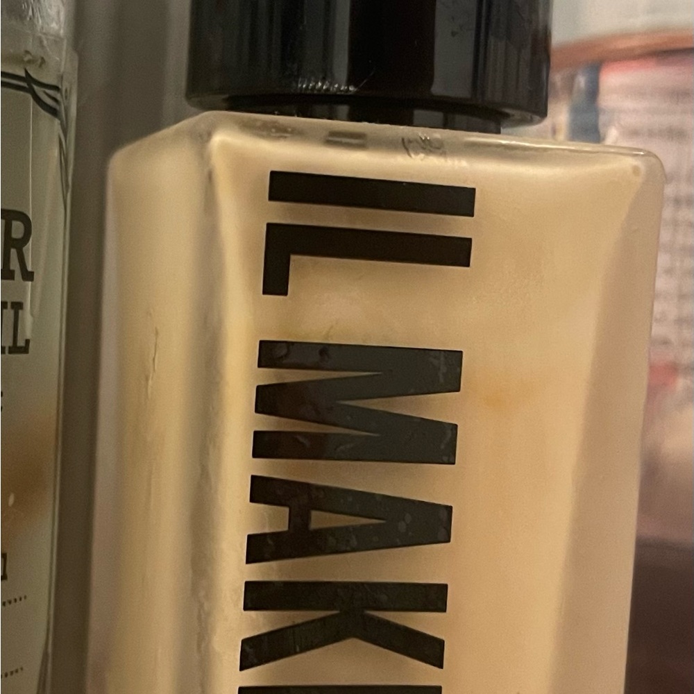 IL MAKIAGE Foundation Makeup - Picture 2 of 3